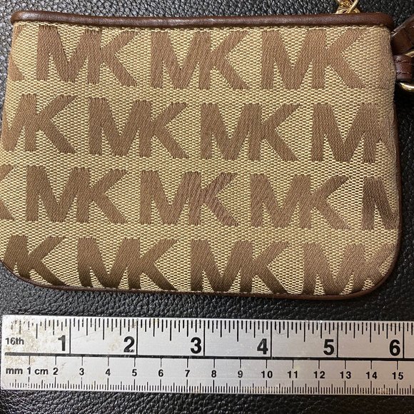 Michael Kors Wrislet - Picture 7 of 8